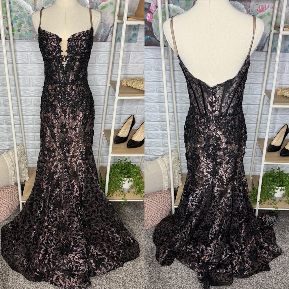 Mac Duggal 79252 Notched Neckline Lace Trumpet Dress (8) - Picture 3 of 9